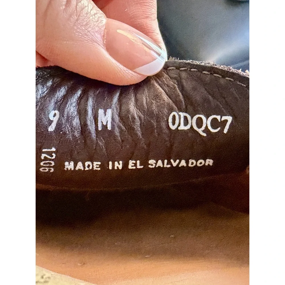LL Bean Leather Driving Mocs Loafers Womens 9M Vibram Sole Brown Pebbled Leather